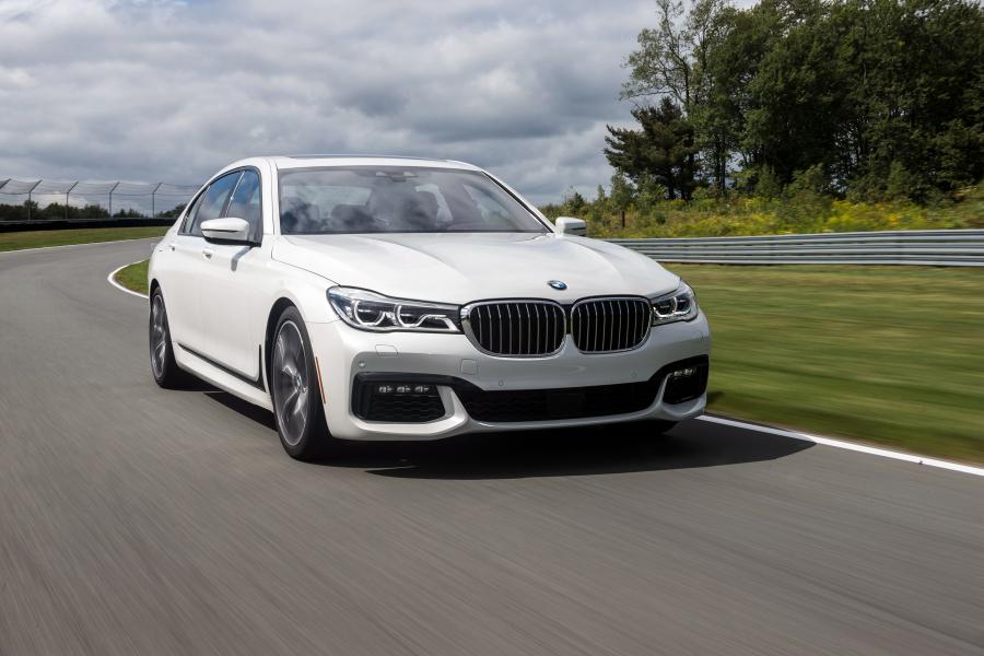 BMW 750i xDrive M Sport (G11) 2016 года  (NA) (фото 35 из 47)